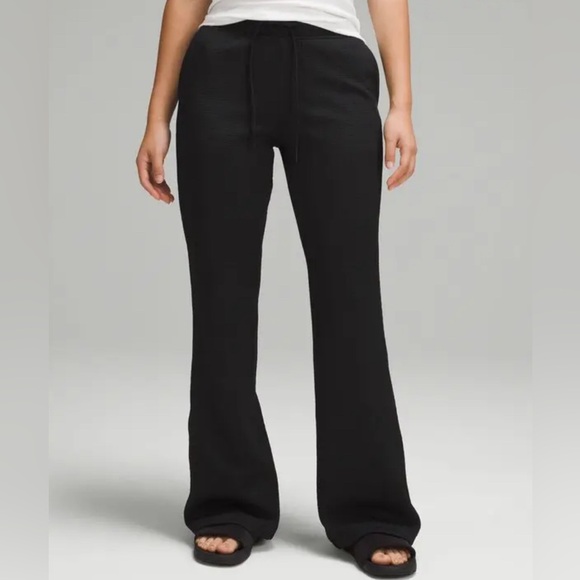 Lululemon Textured High-Rise Flared Track Pant 32", Black, Size 2 - NWT - Picture 2 of 7